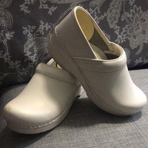 Dansko white nursing clogs